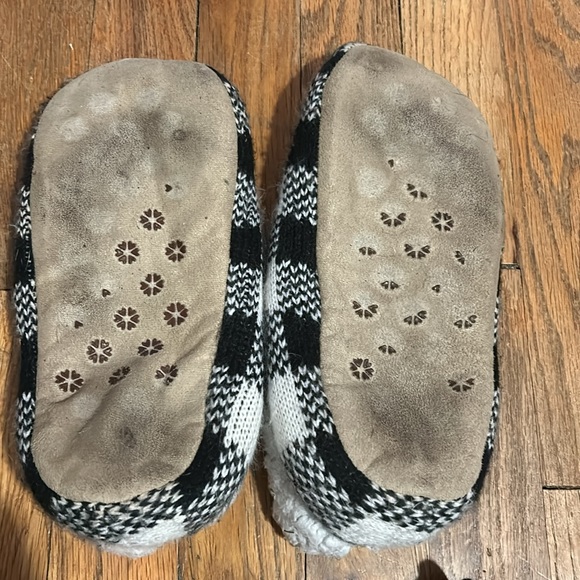 SOLD Well loved slippers - Picture 3 of 4